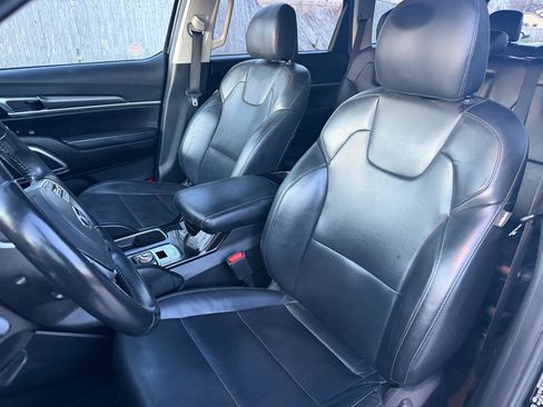 Used 2020 Kia Telluride LX AWD/4WD image 14