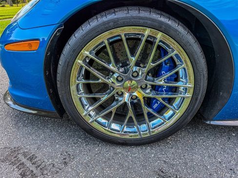 Used 2009 Chevrolet Corvette ZR1 w/ Preferred Equipment Group RWD image 20
