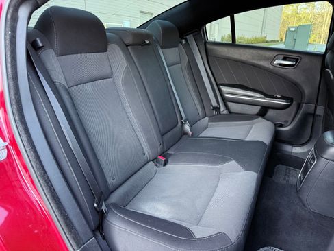 Used 2015 Dodge Charger R/T image 41