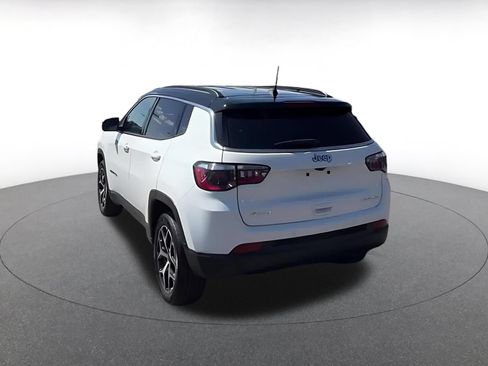 Used 2025 Jeep Compass Limited AWD/4WD image 11