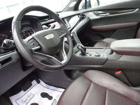 Certified 2023 Cadillac XT6 Premium Luxury image 18