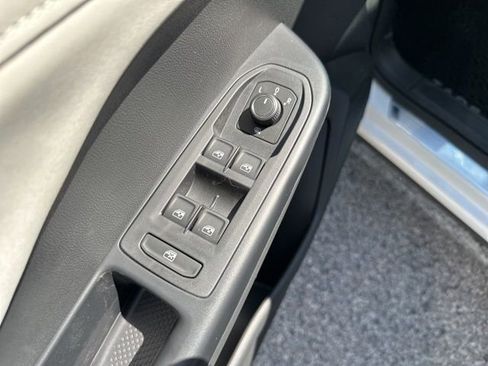 New 2026 Volkswagen Taos SE AWD/4WD image 11