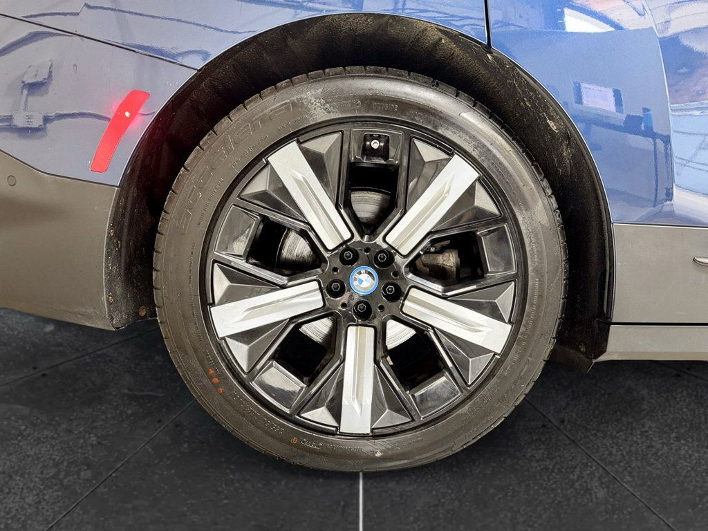 Used 2023 BMW iX xDrive50 w/ Premium Package AWD/4WD image 35