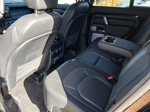 Used 2024 Land Rover Defender 130 X-Dynamic SE image 21