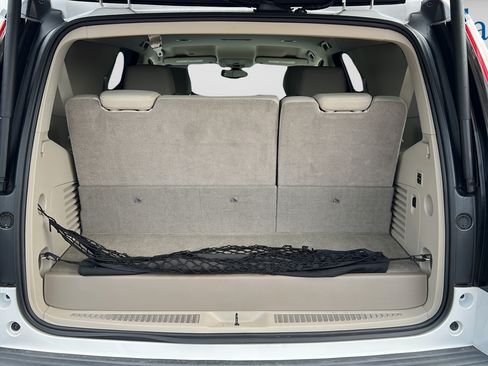 Used 2018 Cadillac Escalade 2WD image 9