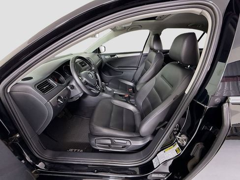 Used 2017 Volkswagen Jetta SE FWD image 19