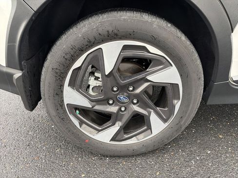 Certified 2024 Subaru Crosstrek 2.5i Limited w/ Crosstrek Mirror Package image 11