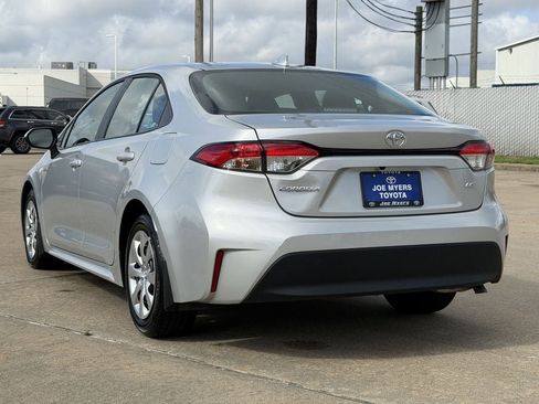 Used 2026 Toyota Corolla LE FWD image 7