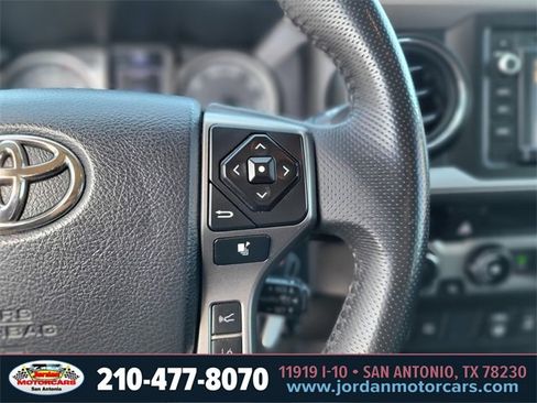 Used 2018 Toyota Tacoma SR5 w/ Exterior Package image 25