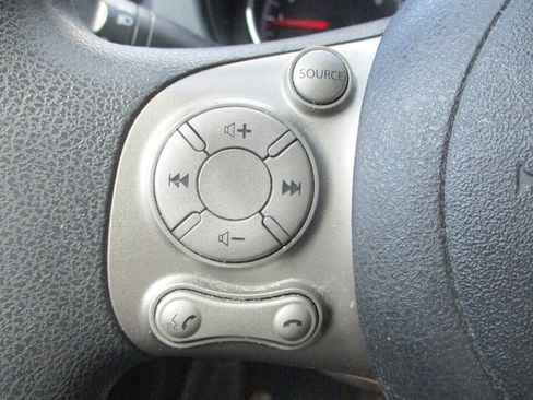 Used 2013 Nissan Versa SV w/ Convenience Pkg FWD image 32