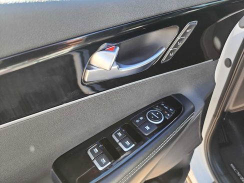 Used 2019 Kia Sorento SX image 16