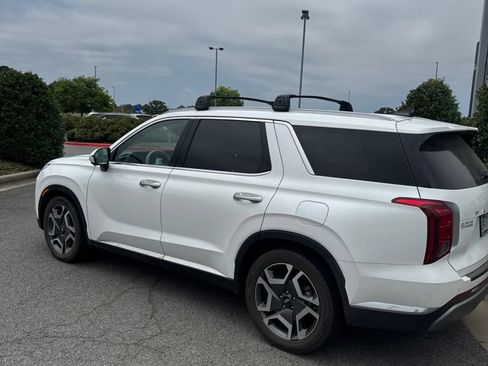Used 2024 Hyundai Palisade Limited FWD image 3