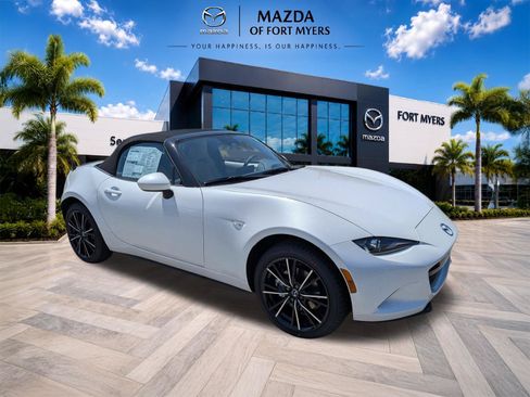 New 2026 MAZDA MX-5 Miata Grand Touring RWD image 2