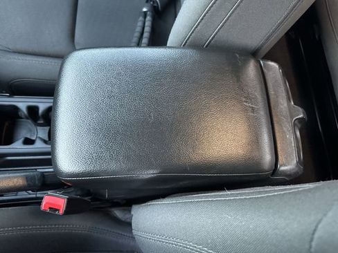 Used 2020 Jeep Wrangler Sport image 27