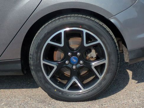 Used 2012 Ford Focus Titanium w/ Cargo Management Pkg image 14