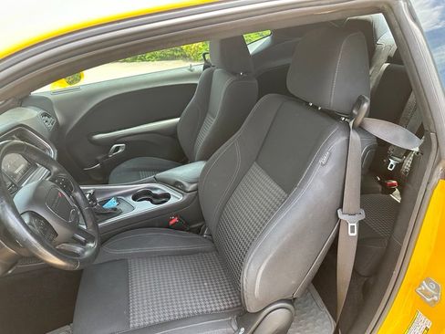 Used 2018 Dodge Challenger SXT RWD image 14