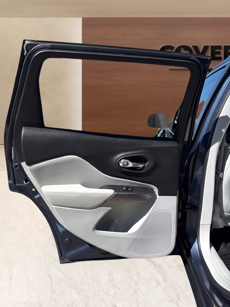 Used 2019 Jeep Cherokee Limited w/ Technology Group FWD image 12