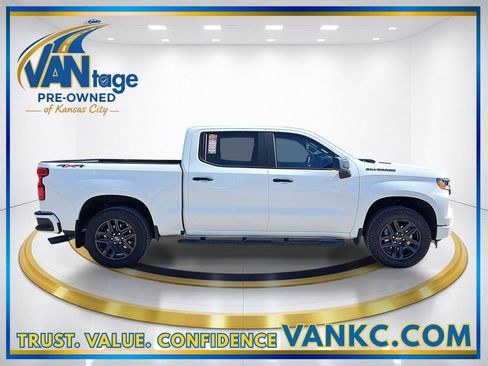 Used 2026 Chevrolet Silverado 1500 Custom w/ Turbomax Blackout Package AWD/4WD image 5