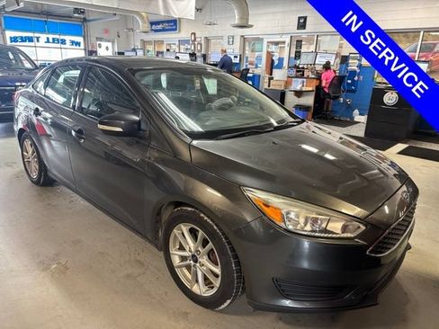 Used 2016 Ford Focus SE FWD image 1