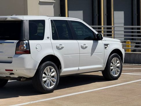 Used 2013 Land Rover LR2 HSE AWD/4WD image 9