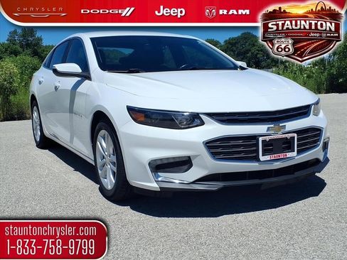 Used 2017 Chevrolet Malibu LT FWD image 1