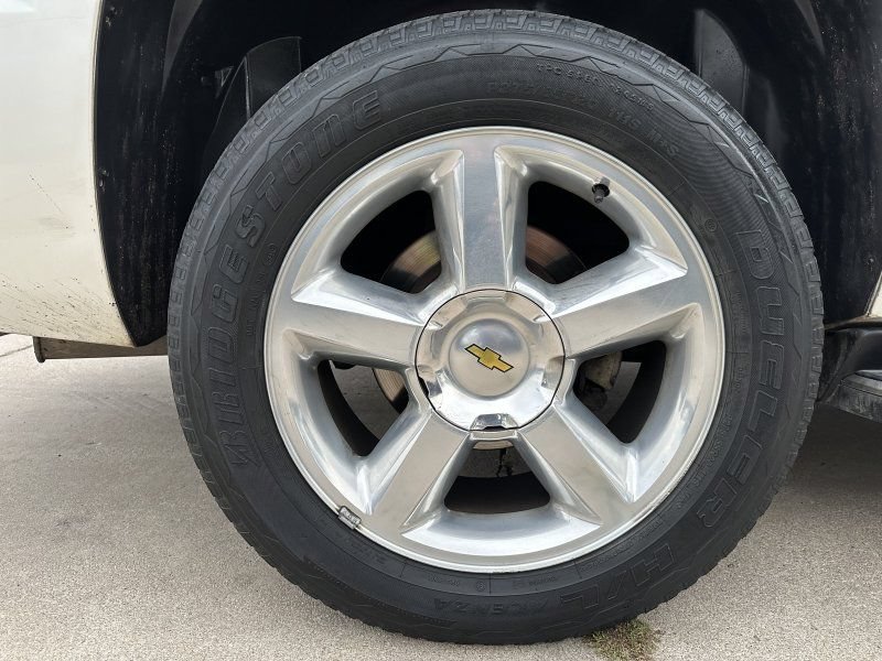 Used 2008 Chevrolet Avalanche LTZ w/ LTZ Preferred Equipment Group AWD/4WD image 9