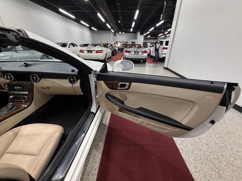 Used 2016 Mercedes-Benz SLK 350 image 26