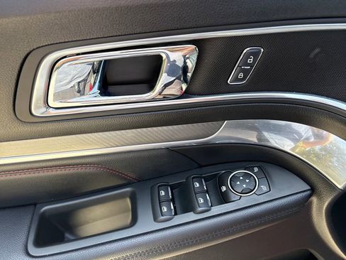 Used 2017 Ford Explorer Sport image 16