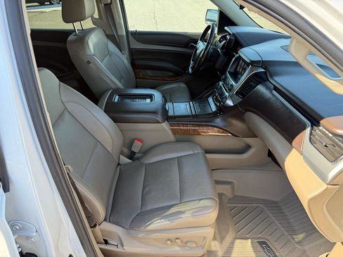 Used 2019 Chevrolet Suburban Premier image 21