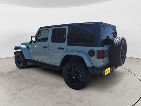Used 2023 Jeep Wrangler Unlimited Sahara w/ Cold Weather Group AWD/4WD image 3