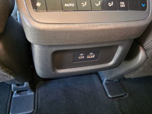 Used 2025 Nissan Pathfinder SV FWD image 21
