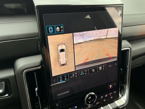 New 2026 GMC Yukon Denali w/ Denali Reserve Package image 16