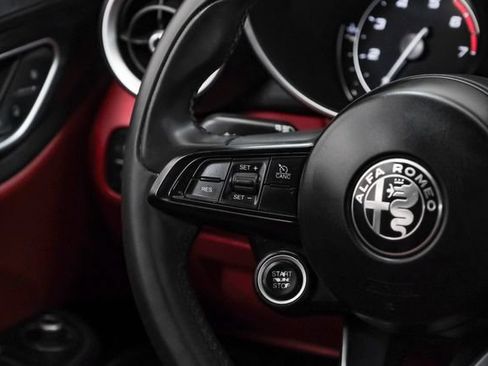 Used 2020 Alfa Romeo Giulia w/ Nero Edizione RWD image 18