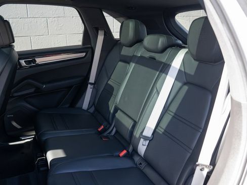 Certified 2022 Porsche Cayenne S image 17