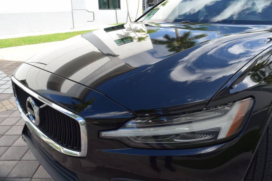 Used 2019 Volvo S60 T5 Momentum w/ Premium Package FWD image 11