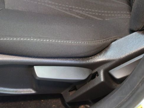 Used 2018 Ford Focus SE image 14