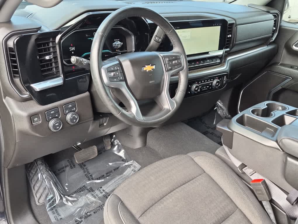 Used 2024 Chevrolet Silverado 1500 LT AWD/4WD image 12
