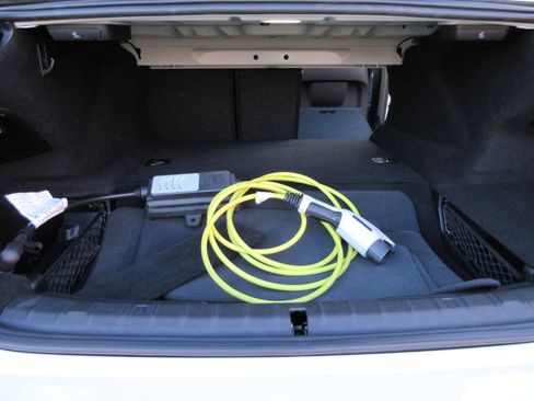 Used 2023 BMW 530e w/ M Sport Package image 35