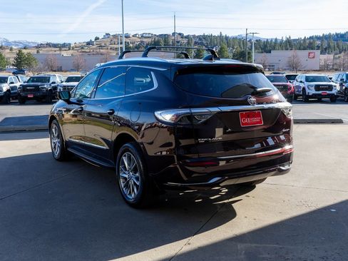 Used 2023 Buick Enclave Avenir image 5