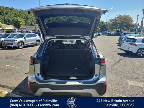 New 2025 Volkswagen Tiguan SE image 36