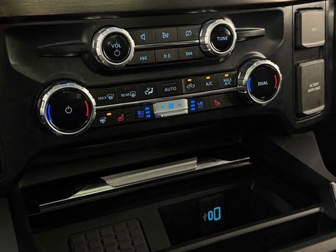 Used 2024 Ford F350 Lariat w/ Lariat Ultimate Package image 21