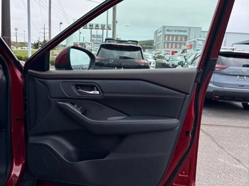 Certified 2023 Nissan Rogue SV w/ SV Premium B Package AWD/4WD image 13