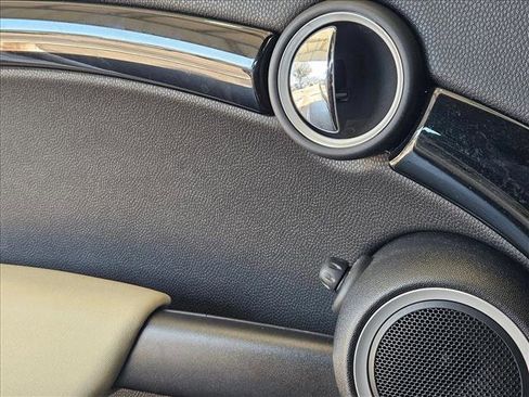 Used 2014 MINI Cooper Convertible image 5