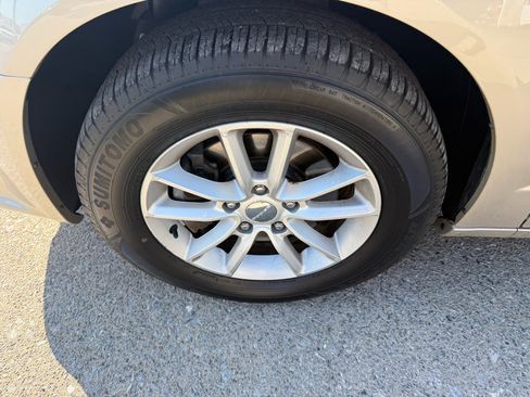 Used 2016 Dodge Grand Caravan SXT image 16