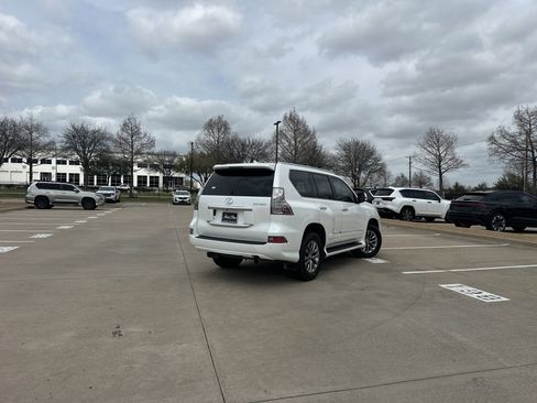 Used 2016 Lexus GX 460 Luxury image 4
