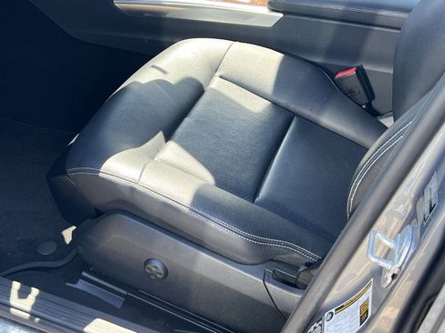 Used 2014 Mercedes-Benz E 350 4MATIC Sedan image 12