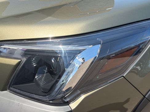 Used 2025 Subaru Forester Wilderness AWD/4WD image 9