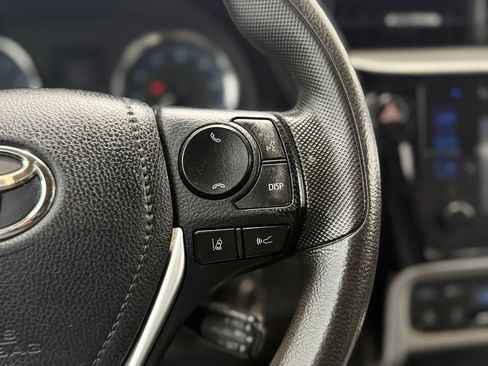 Used 2017 Toyota Corolla LE FWD image 28