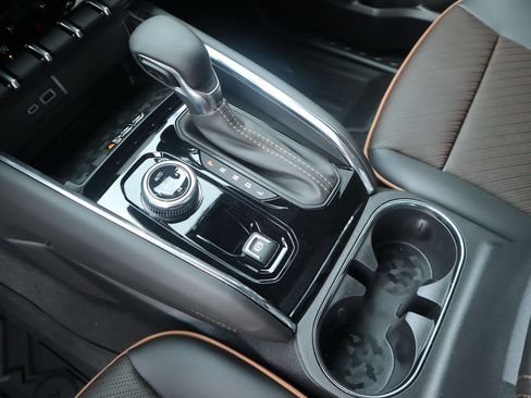 New 2026 GMC Canyon AT4 w/ AT4 Premium Package AWD/4WD image 14