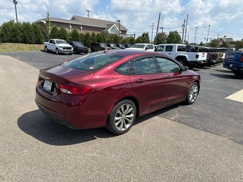 Used 2015 Chrysler 200 S FWD image 7